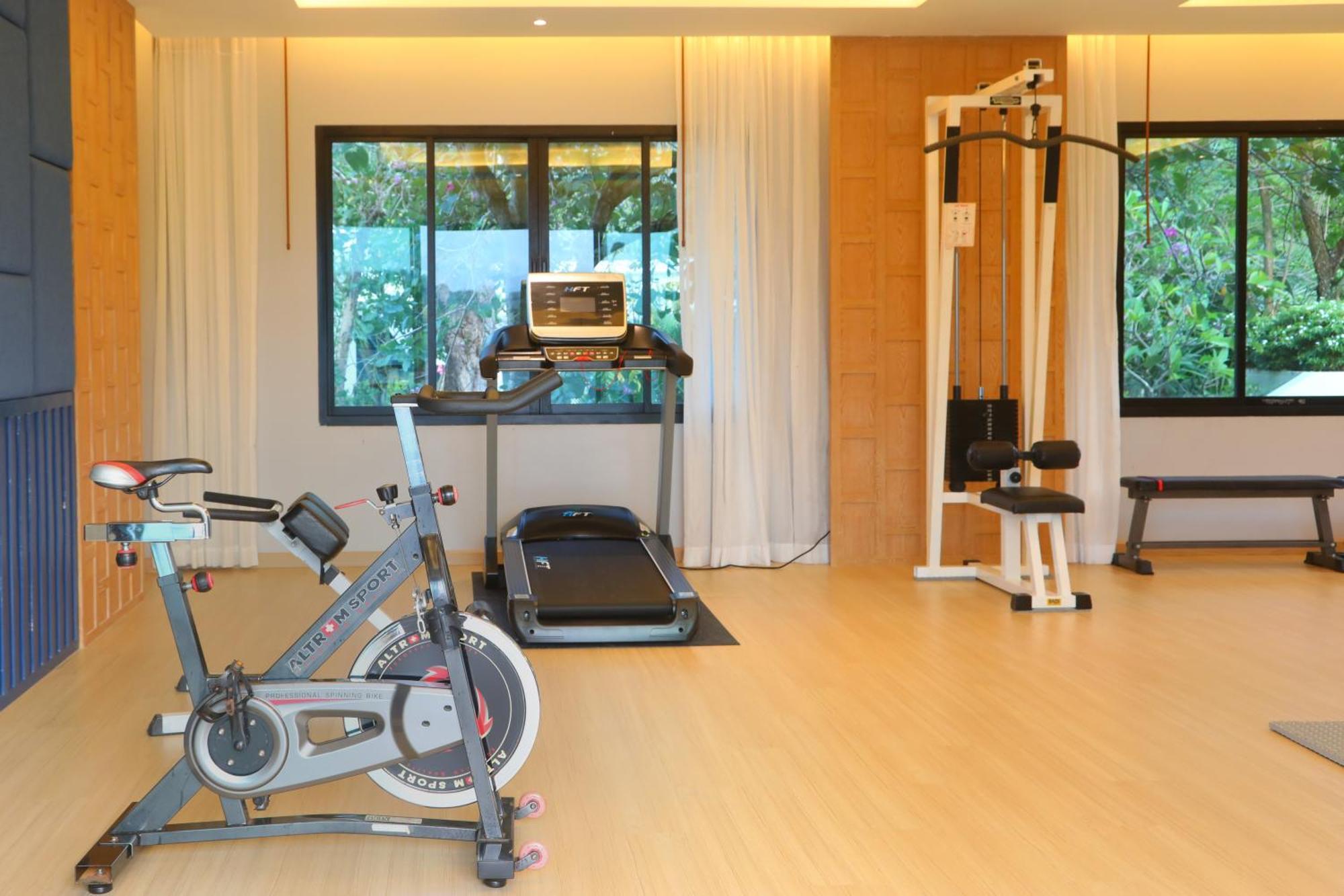 Craft Resort & Villas, Phuket Town Exterior foto A home gym