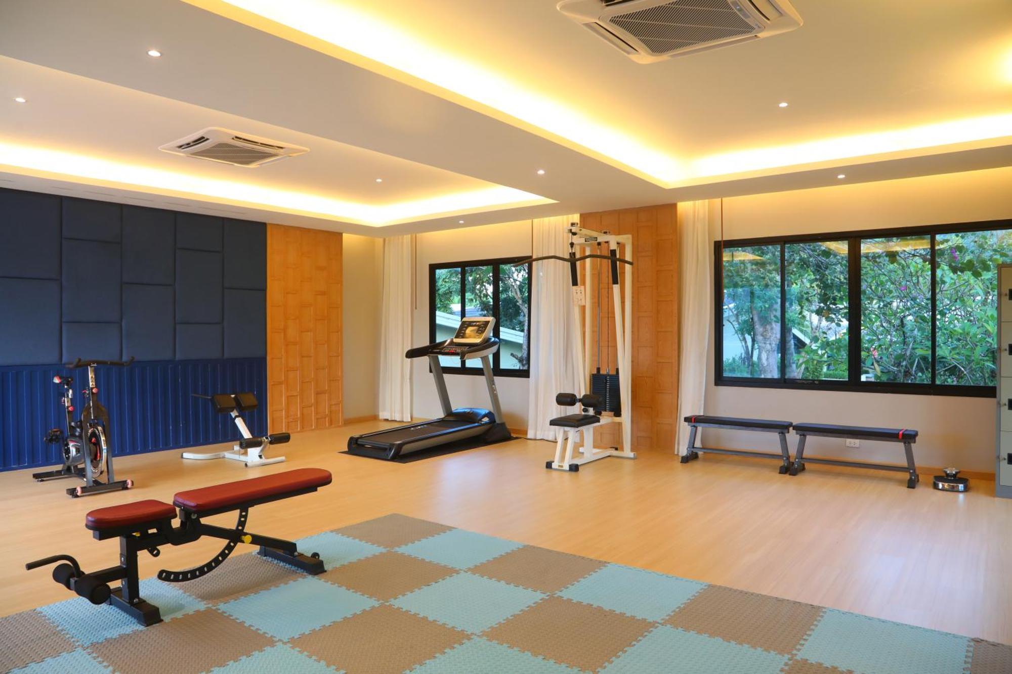 Craft Resort & Villas, Phuket Town Exterior foto The gym at the school