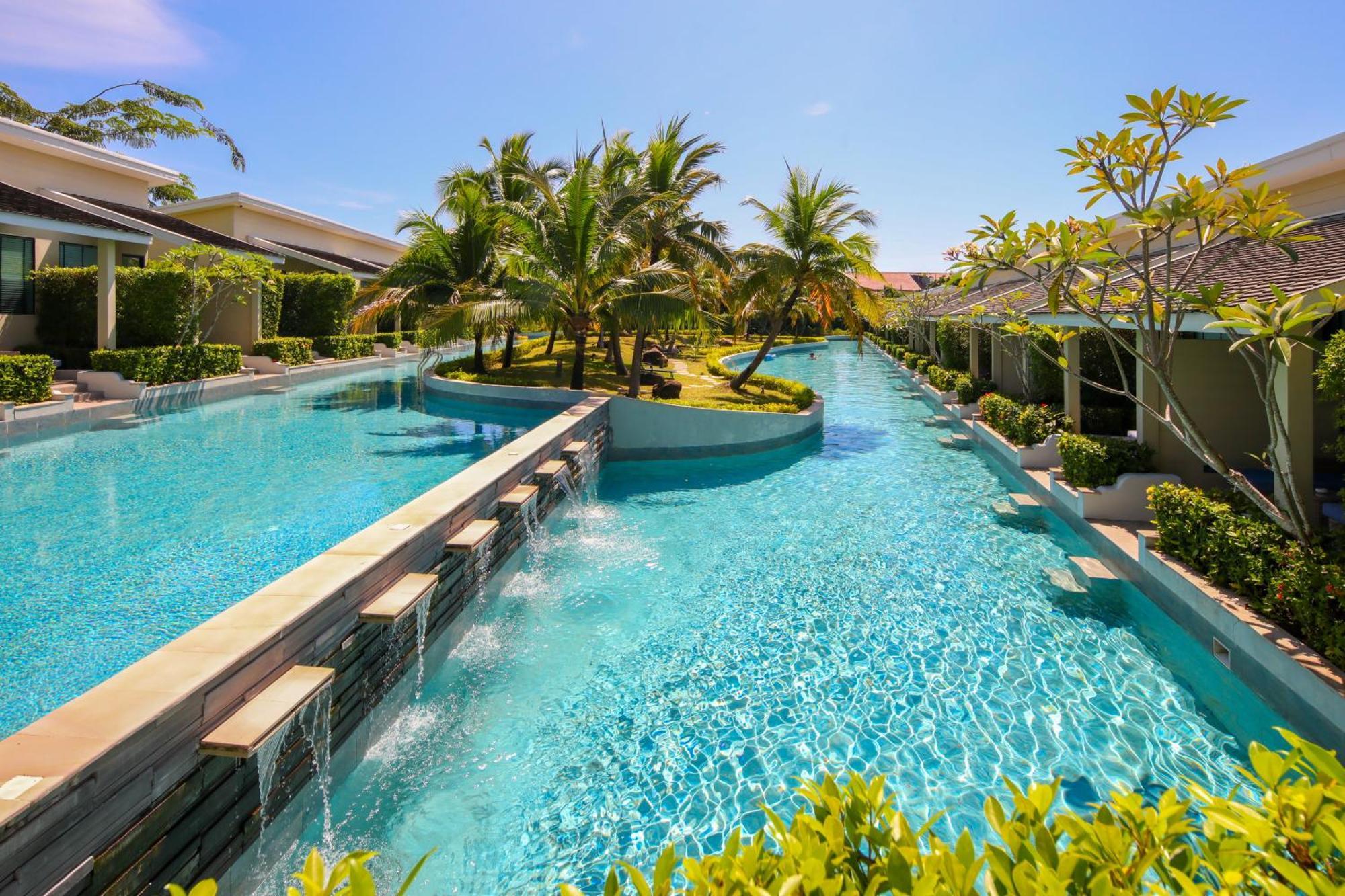 Craft Resort & Villas, Phuket Town Exterior foto The swimming pool at the resort